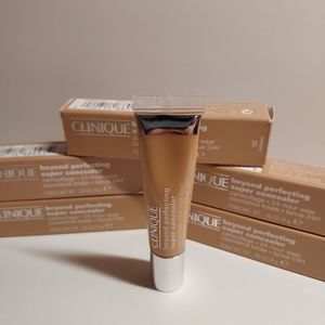 CLINIQUE Beyond Perfecting Super Concealer *MEDIUM 20*